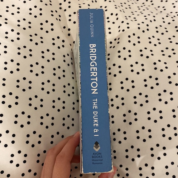 Bridgerton: The Duke and I - Picture 3 of 7